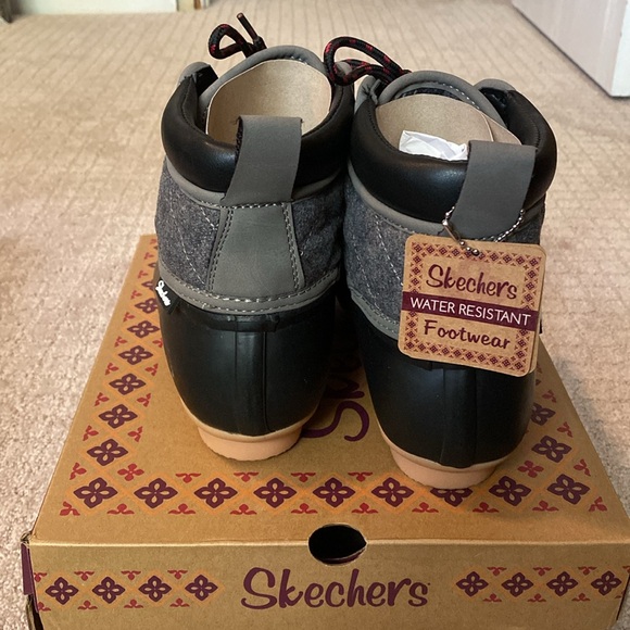 Skechers Lil Puddle Duck Boots - NWT and box - Size 8 - Picture 3 of 4